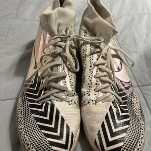 Nike White and Black Sneakers